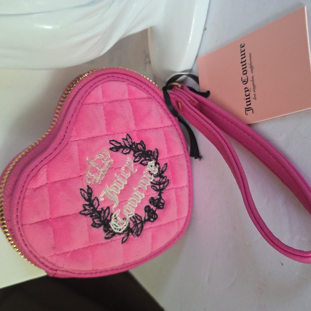 Juicy Couture Pink Wristlet Purse And  Earrings. - Picture 3 of 6